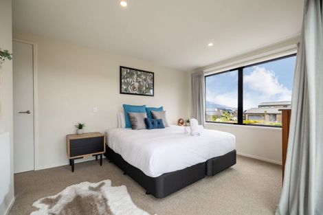 Photo of property in 35 Jacks Point Rise, Jacks Point, Queenstown, 9371