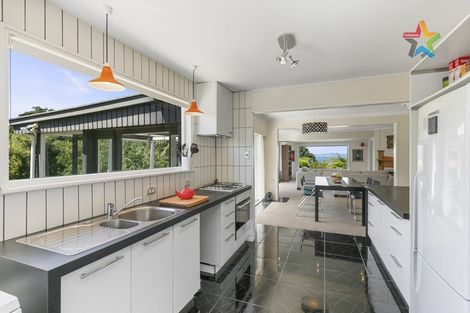 Photo of property in 80 Korokoro Road, Korokoro, Lower Hutt, 5012