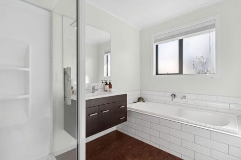 Photo of property in 6 Avalanche Place, Wanaka, 9305