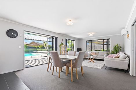 Photo of property in 11 Foxbury Court, Rototuna North, Hamilton, 3210