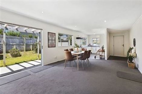 Photo of property in 14 Peel Lane, Aotea, Porirua, 5024