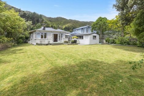 Photo of property in 5 Woodvale Grove, Fairfield, Lower Hutt, 5011