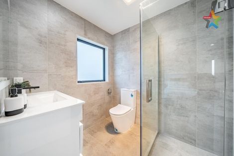 Photo of property in 8 Poto Road, Normandale, Lower Hutt, 5010