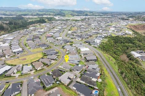 Photo of property in 100 Puhirake Crescent, Pyes Pa, Tauranga, 3112