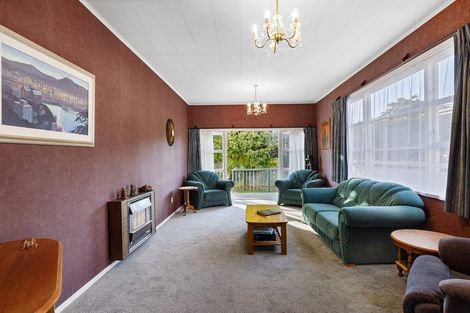 Photo of property in 64 Cambridge Terrace, Waterloo, Lower Hutt, 5011