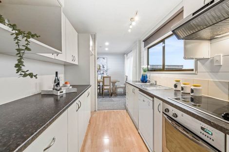 Photo of property in 28a Vincent Street, Howick, Auckland, 2014