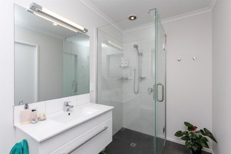 Photo of property in 17 Garrett Drive, Whalers Gate, New Plymouth, 4310