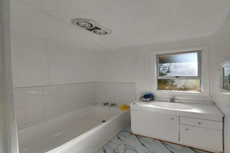 Photo of property in 132 Pioneer Road, Moturoa, New Plymouth, 4310