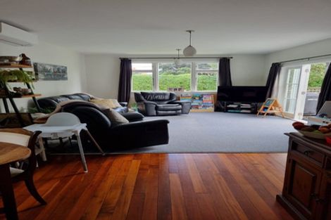 Photo of property in 132 Wellington Road, Paekakariki, 5034