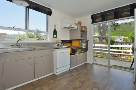 Photo of property in 69 Fortescue Street, Mahia, Nuhaka, 4198