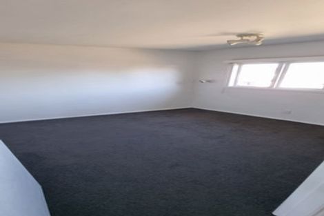 Photo of property in 2/52 College Road, Northcote, Auckland, 0627