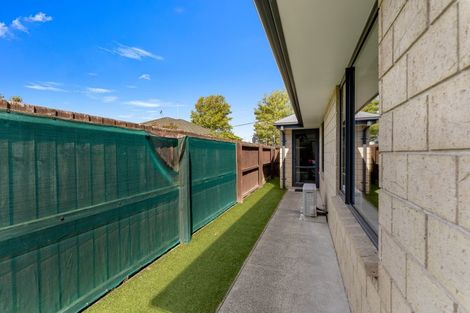 Photo of property in 24b Sawyers Arms Road, Northcote, Christchurch, 8052