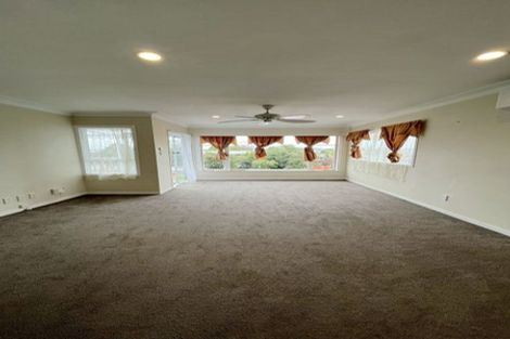 Photo of property in 42 Tiroroa Avenue, Te Atatu South, Auckland, 0610