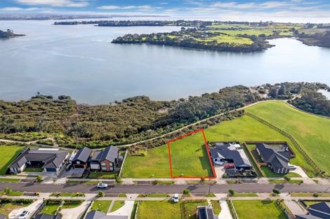 Photo of property in 67 Tahuna Minhinnick Drive, Glenbrook, 2681