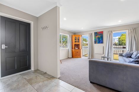 Photo of property in 24 Farnborough Street, Aranui, Christchurch, 8061