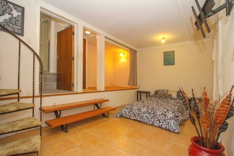 Photo of property in 1/19 Mcdowell Crescent, Hillcrest, Auckland, 0627