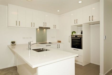 Photo of property in Apollo Apartments, 201/46 Rosedale Road, Rosedale, Auckland, 0632