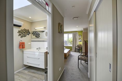 Photo of property in 14 Howard Street, Carterton, 5713