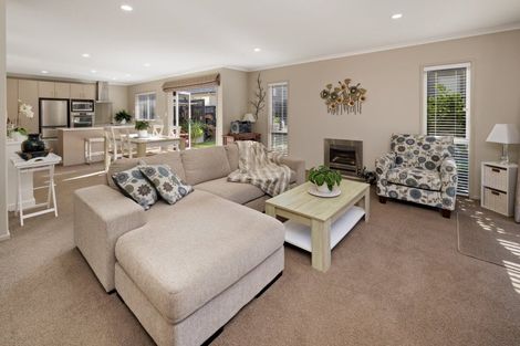 Photo of property in 16 Bridgewater Way, Pyes Pa, Tauranga, 3112