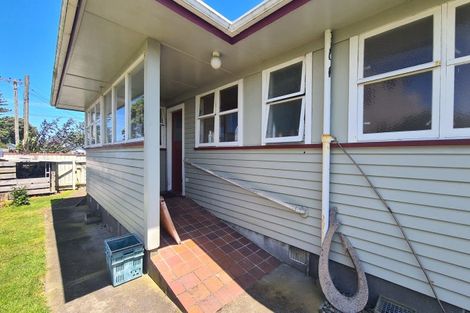 Photo of property in 17 Fox Street, Opunake, 4616