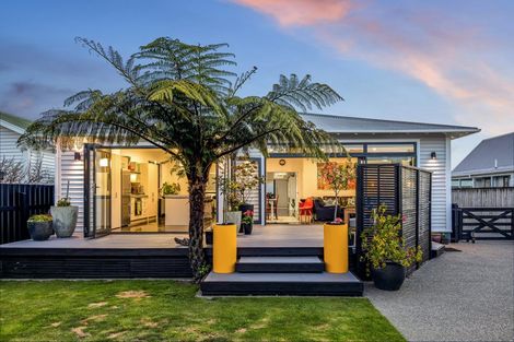 Photo of property in 15 North Street, Petone, Lower Hutt, 5012