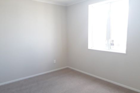 Photo of property in 28 Saddleback Crescent, Papakura, 2110