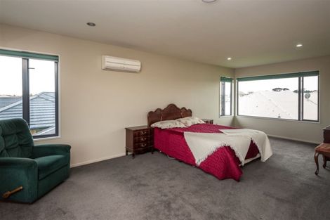 Photo of property in 8 Cunneen Place, Aidanfield, Christchurch, 8025