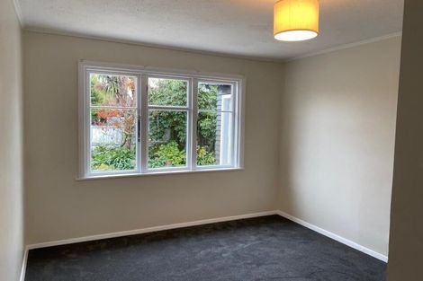 Photo of property in 8 Newall Avenue, Bryndwr, Christchurch, 8052