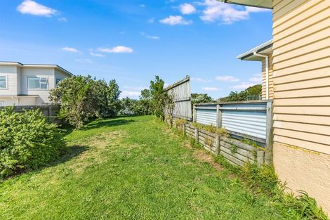 Photo of property in 67 Pikarere Street, Titahi Bay, Porirua, 5022