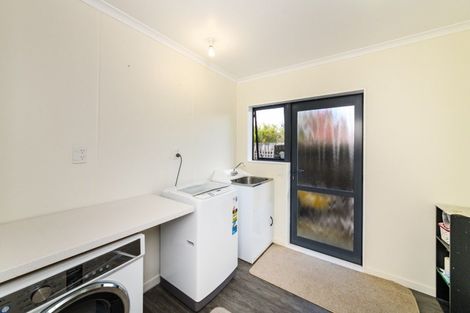 Photo of property in 155 Schnell Drive, Kelvin Grove, Palmerston North, 4414