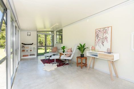 Photo of property in 3 Avenue North Road, Levin, 5510