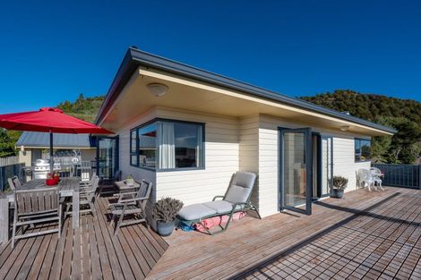 Photo of property in 33 Turangitukua Terrace, Kuratau, Turangi, 3381