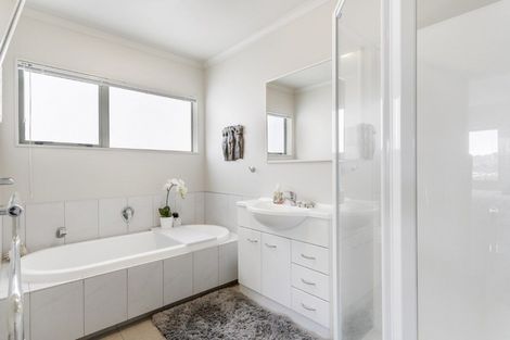 Photo of property in 117 Bruce Wallace Place, Whangamata, 3620