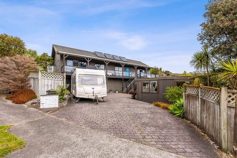 Photo of property in 4 Pine Ridge Terrace, Waikanae Beach, Waikanae, 5036