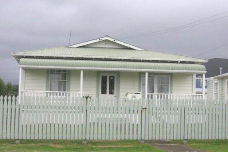 Photo of property in 35 York Street, Moera, Lower Hutt, 5010