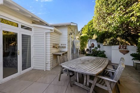 Photo of property in 41 Cameron Street, New Plymouth, 4310