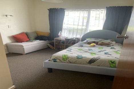 Photo of property in 15 Burdendale Grove, Churton Park, Wellington, 6037