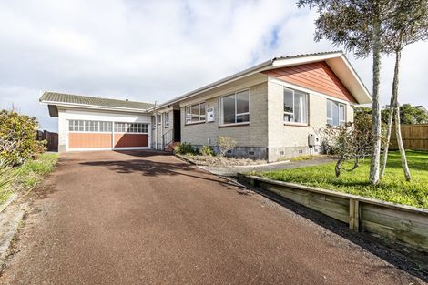Photo of property in 54 Wairau Road, Oakura, 4314