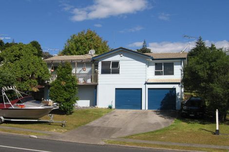 Photo of property in 63 Oaktree Avenue, Browns Bay, Auckland, 0630