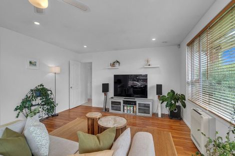 Photo of property in 16 Thistledown Place, Woolston, Christchurch, 8062