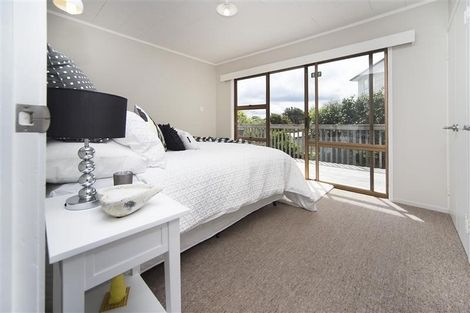 Photo of property in 86 Stanmore Bay Road, Stanmore Bay, Whangaparaoa, 0932