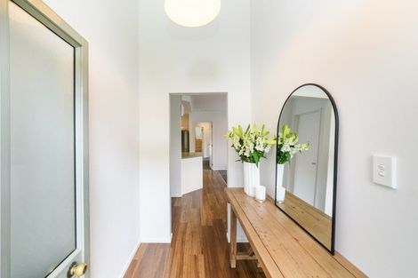 Photo of property in 42 Dalfield Place, Highbury, Palmerston North, 4412