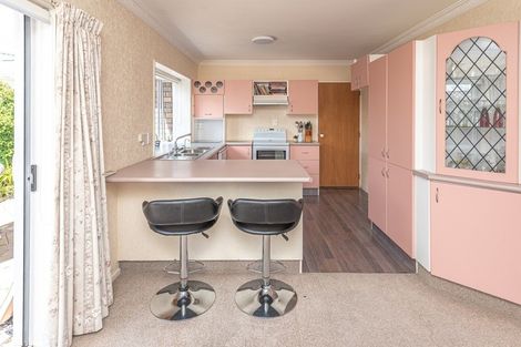 Photo of property in 6 Waharua Place, Tawhero, Whanganui, 4501