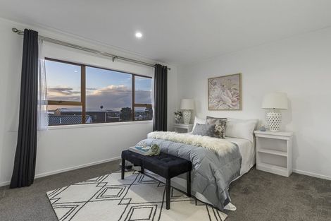 Photo of property in 61b Highland Park Drive, Highland Park, Auckland, 2010