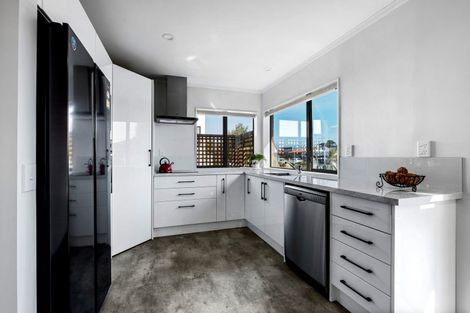 Photo of property in 4/49 Sackville Street, Fitzroy, New Plymouth, 4312