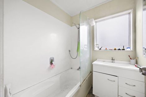 Photo of property in 44 Borich Road, Sunnyvale, Auckland, 0612