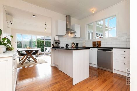 Photo of property in 49 Cambridge Road, Riverhead, 0820