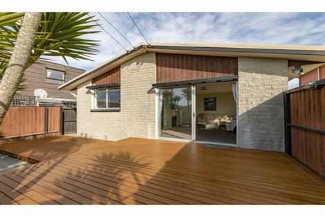 Photo of property in 523 Marine Parade, South New Brighton, Christchurch, 8062