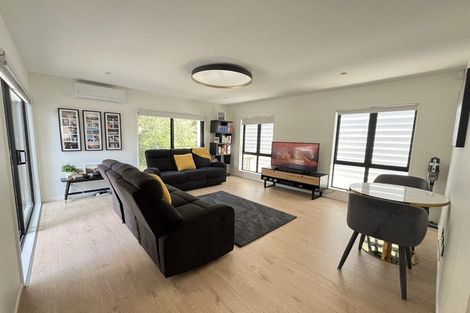 Photo of property in 5/147c Carlisle Road, Northcross, Auckland, 0632