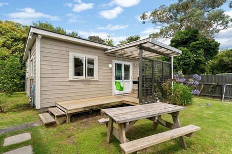 Photo of property in 16 Puriri Road, Waikanae, 5036